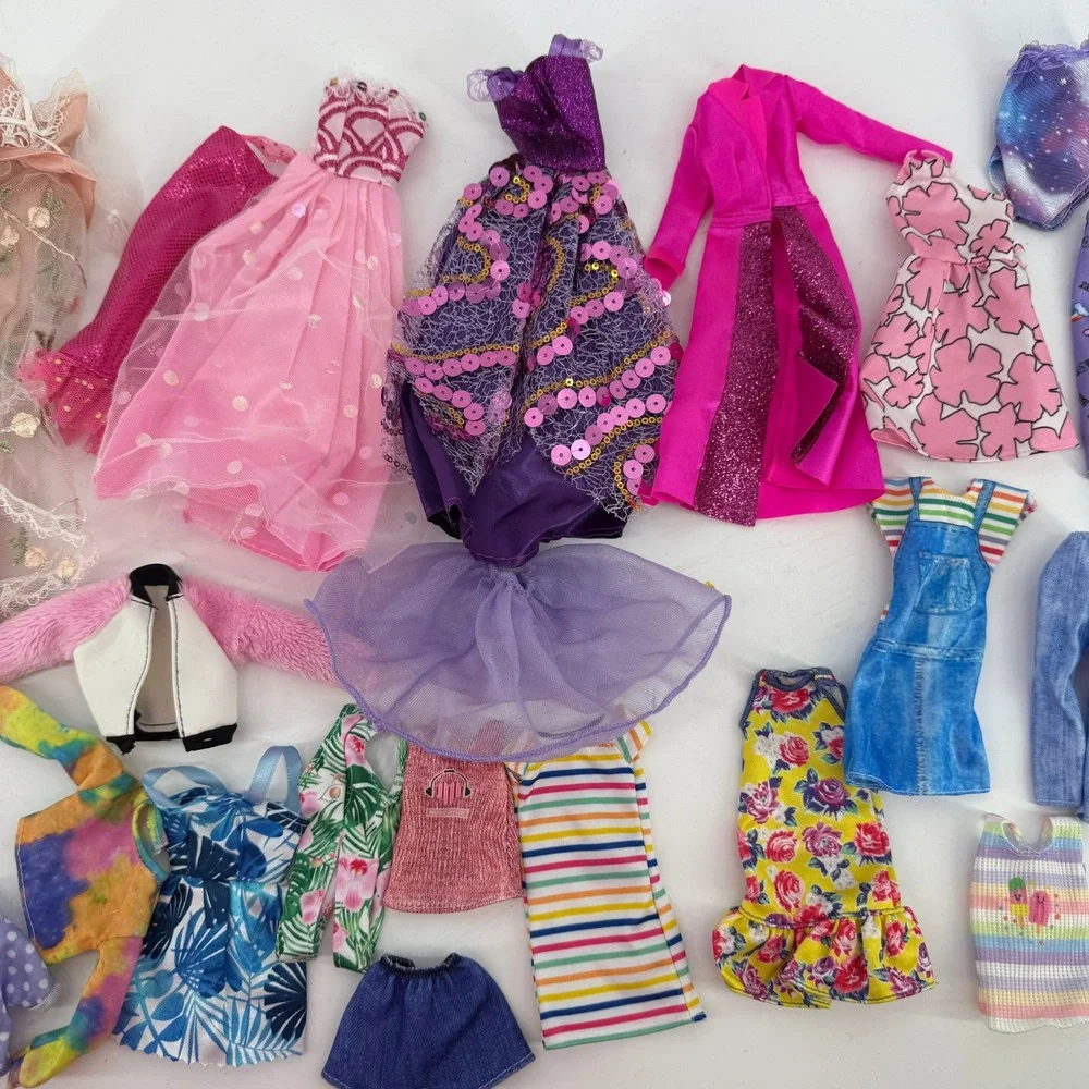 Mattel Barbie Doll Clothes Lot Kids OS Multicolor Dresses Gowns Outfits 25pc - Picture 4 of 11